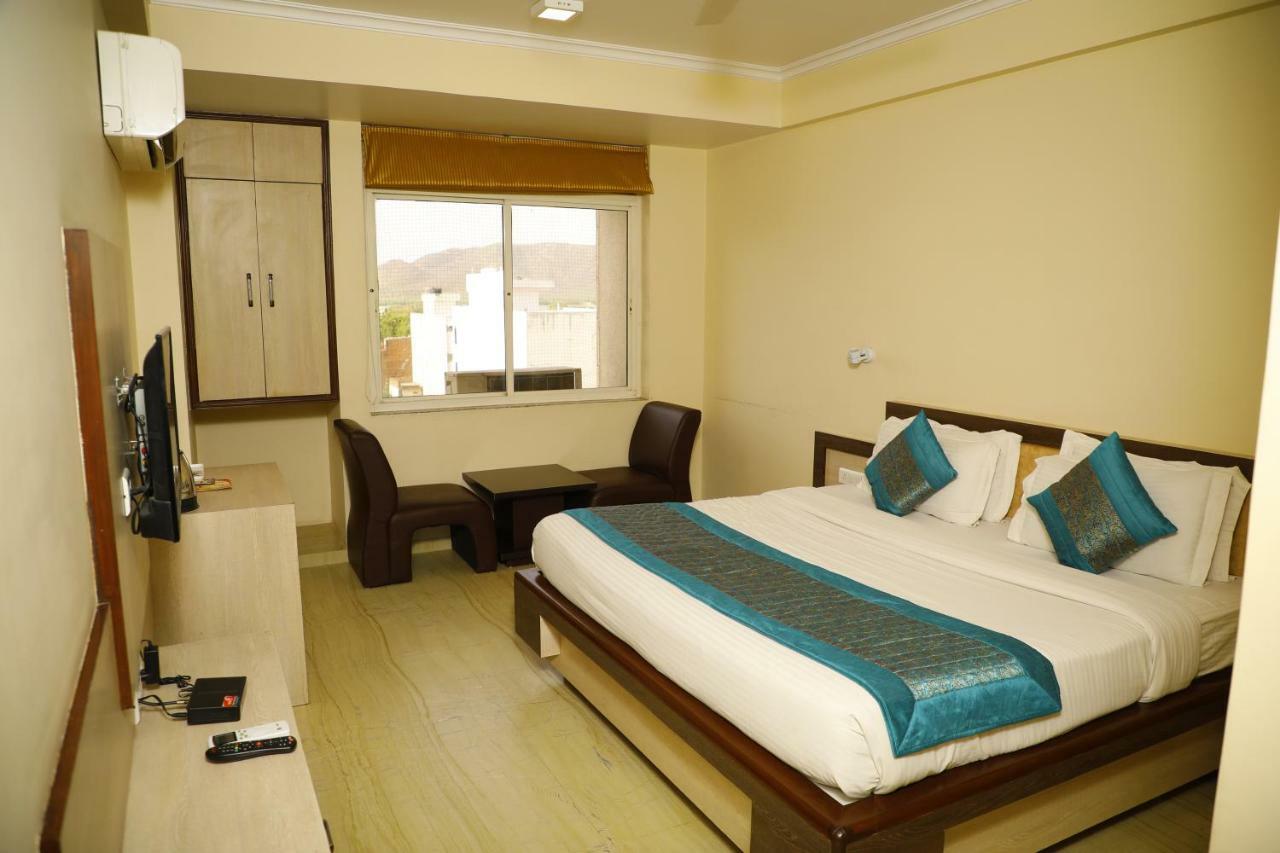 The Prime Hotel Jaipur Bagian luar foto