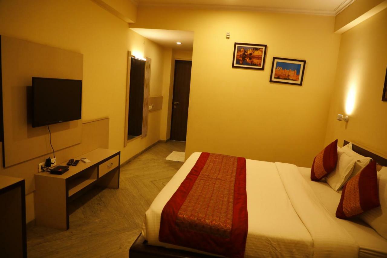 The Prime Hotel Jaipur Bagian luar foto